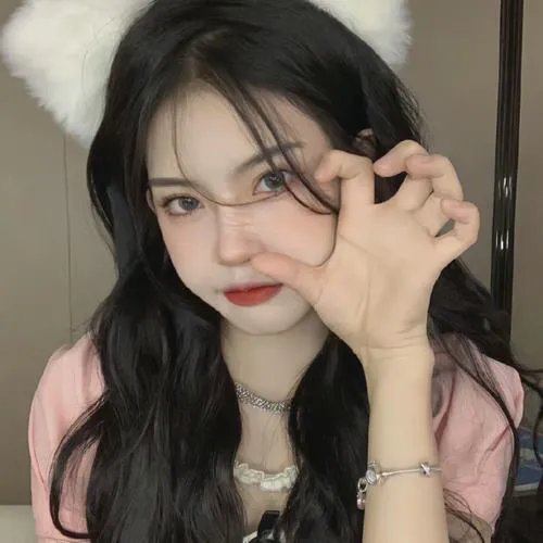 腰间持枪